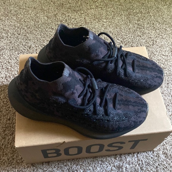 yeezy 380 - Picture 1 of 4